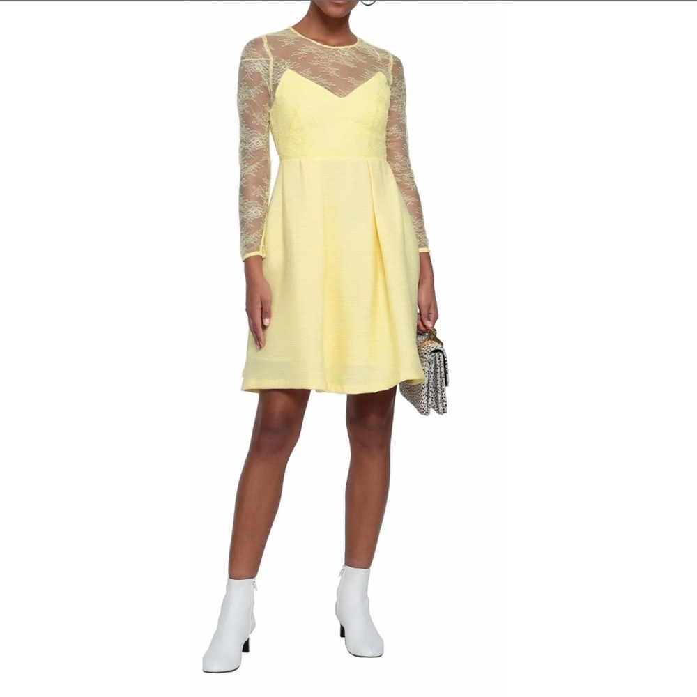 Sandro
Flared pleated lace and plissée-woven mini dress. Size: FR 34. - Picture 2 of 9